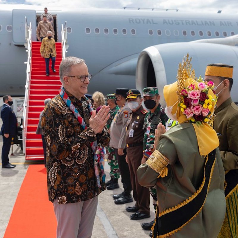 Australian Prime Minister Anthony Albanese welcomed to Makassar (@AlboMP/Twitter)