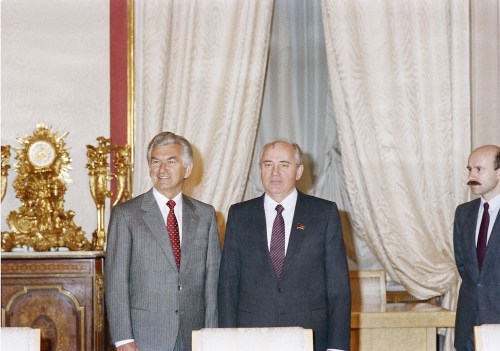 With Mikael Gorbachev in 1988 (Photo: Wikimedia Commons)