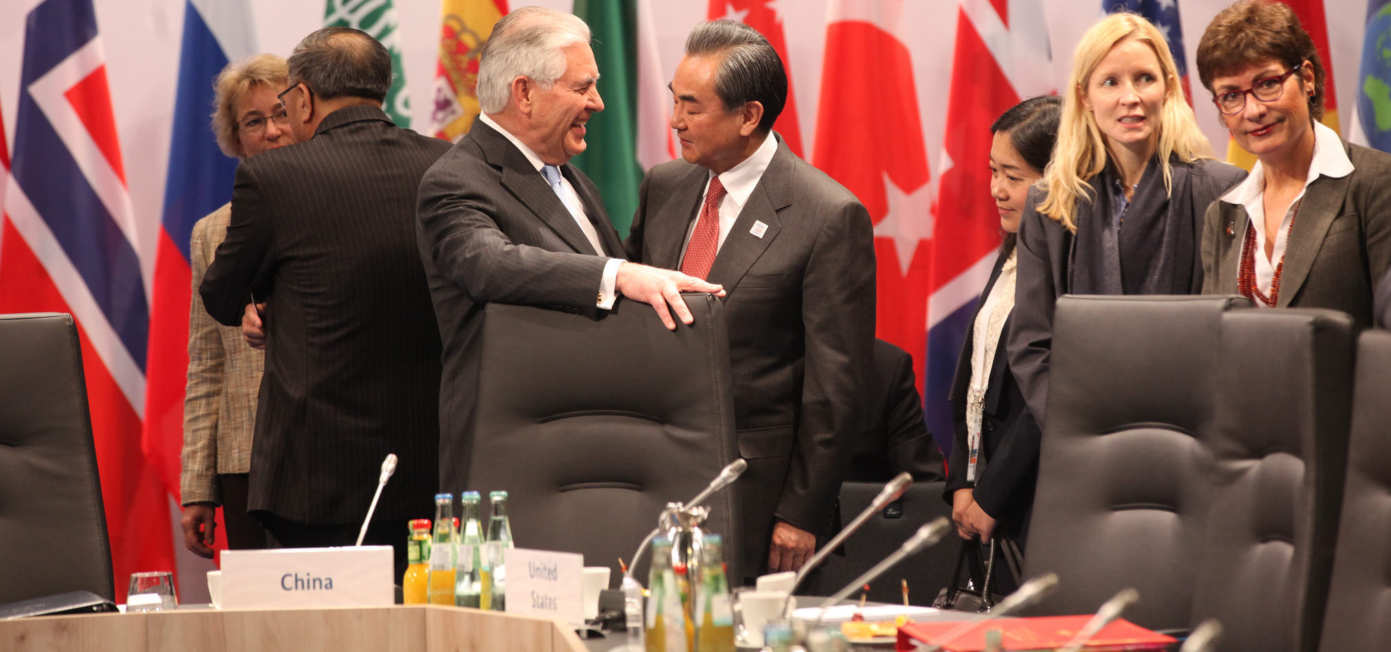 US Secretary of State Rex Tillerson in conversation with Chinese Foreign Minister Wang Yi at the G-20 Foreign Ministers’ Meeting in Germany, 2017 (Photo: Flickr/US Embassy in Germany)
