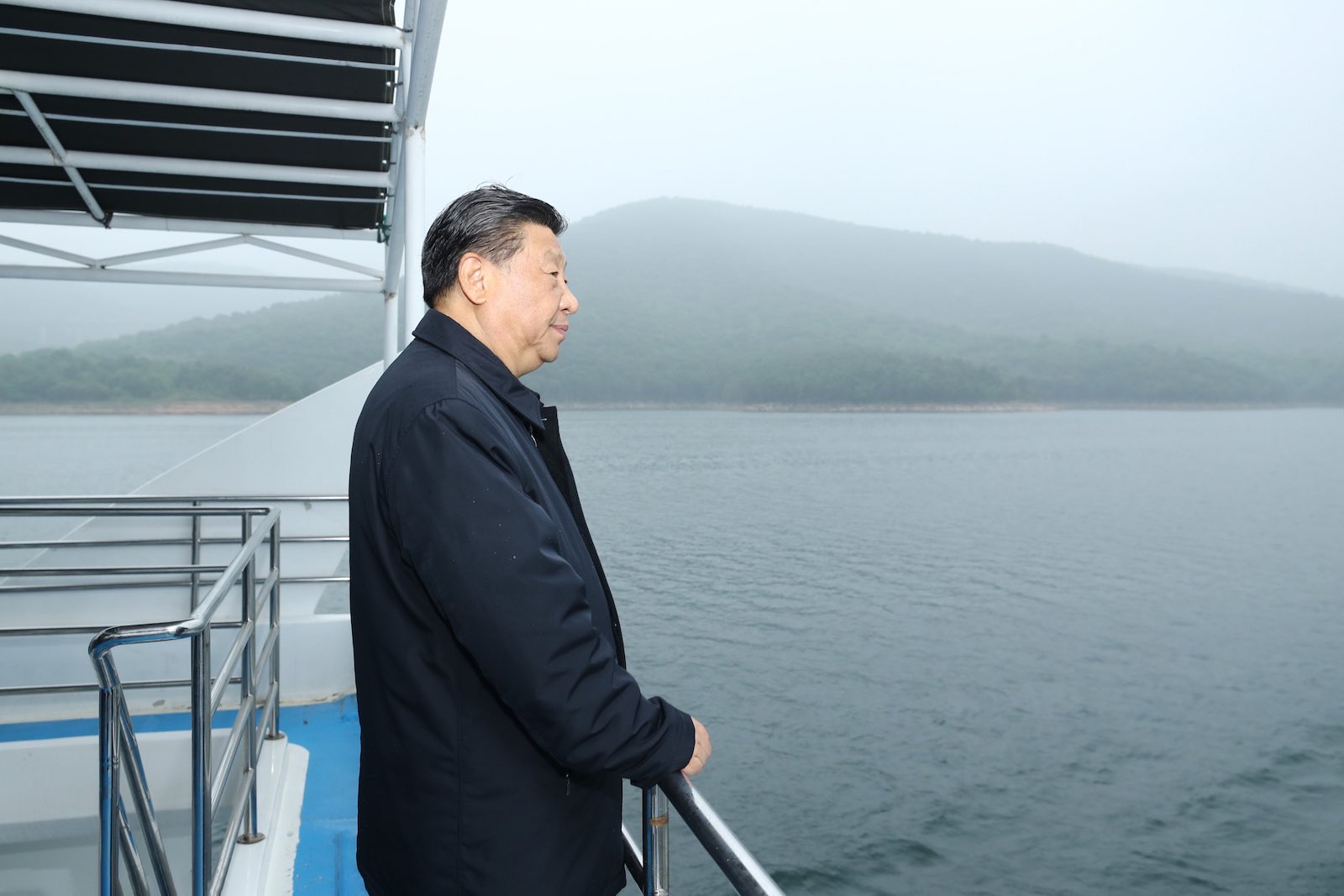 Chinese President Xi Jinping inspects the Danjiangkou Reservoir in Xichuan County, Nanyang, central China's Henan Province, 13 May 2021 (Ju Peng/Xinhua via Getty Images)