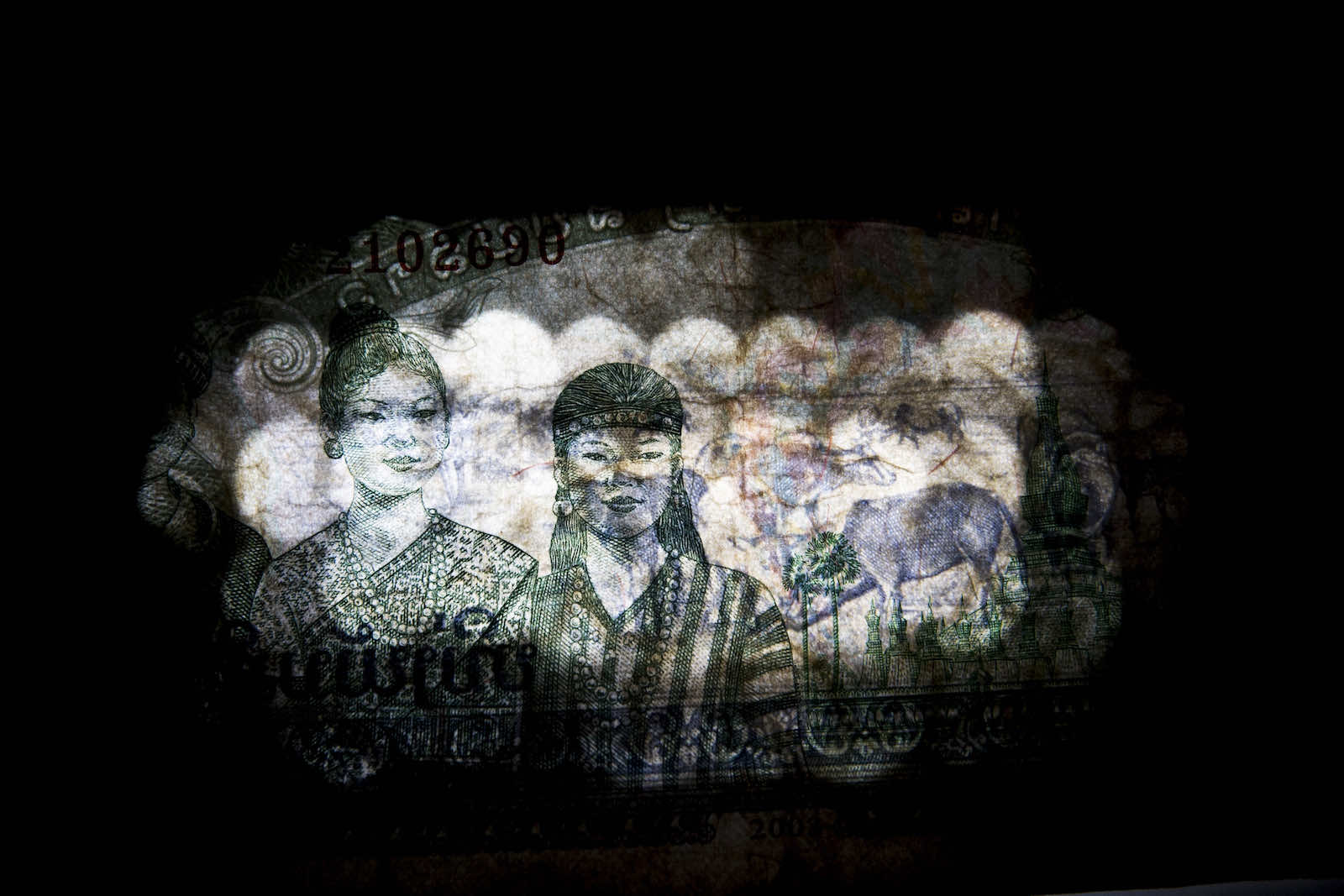 A Lao 1000 kip banknote (Brent Lewin/Bloomberg via Getty Images)