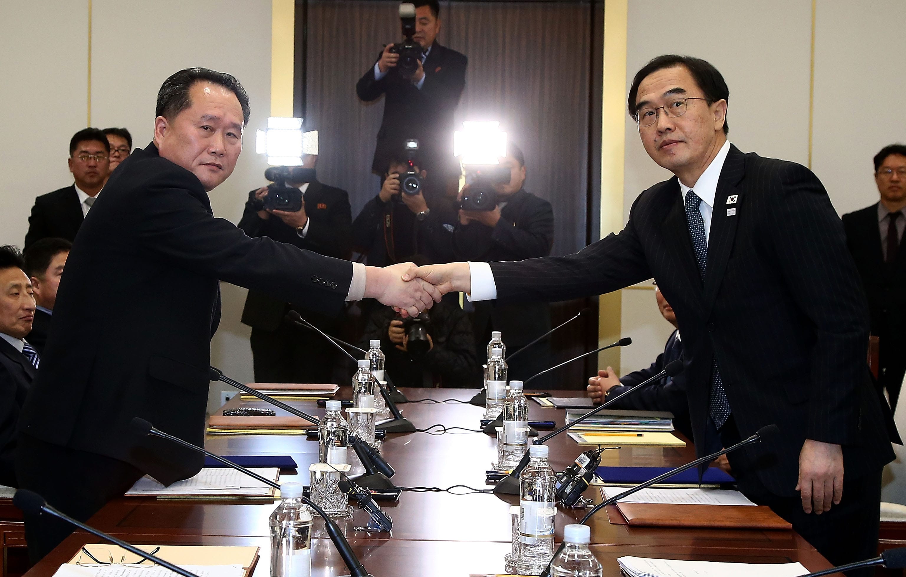 Delegates from North and South Korea meet in Panmunjom on 9 January (Photo: Getty Images)