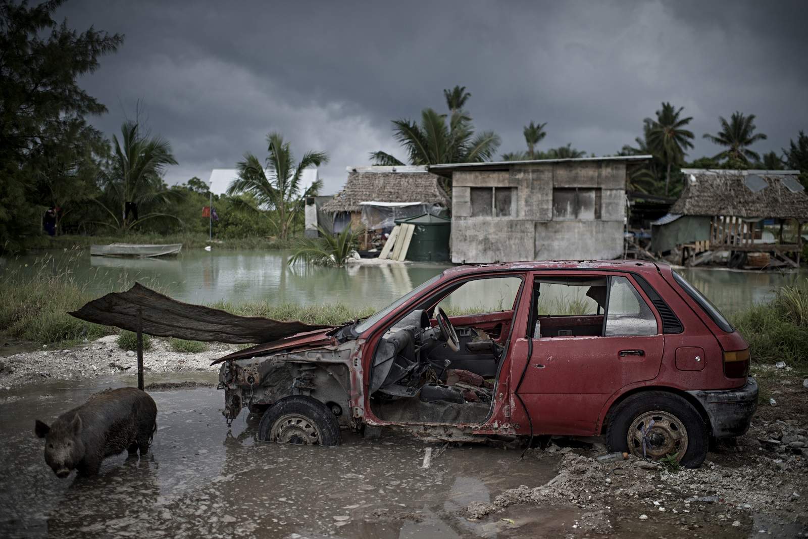 Sea level rise has direct consequences on Pacific island countries. Tarawa, Kiribati after flooding in 2015 (Gratzer/LightRocket via Getty Images)