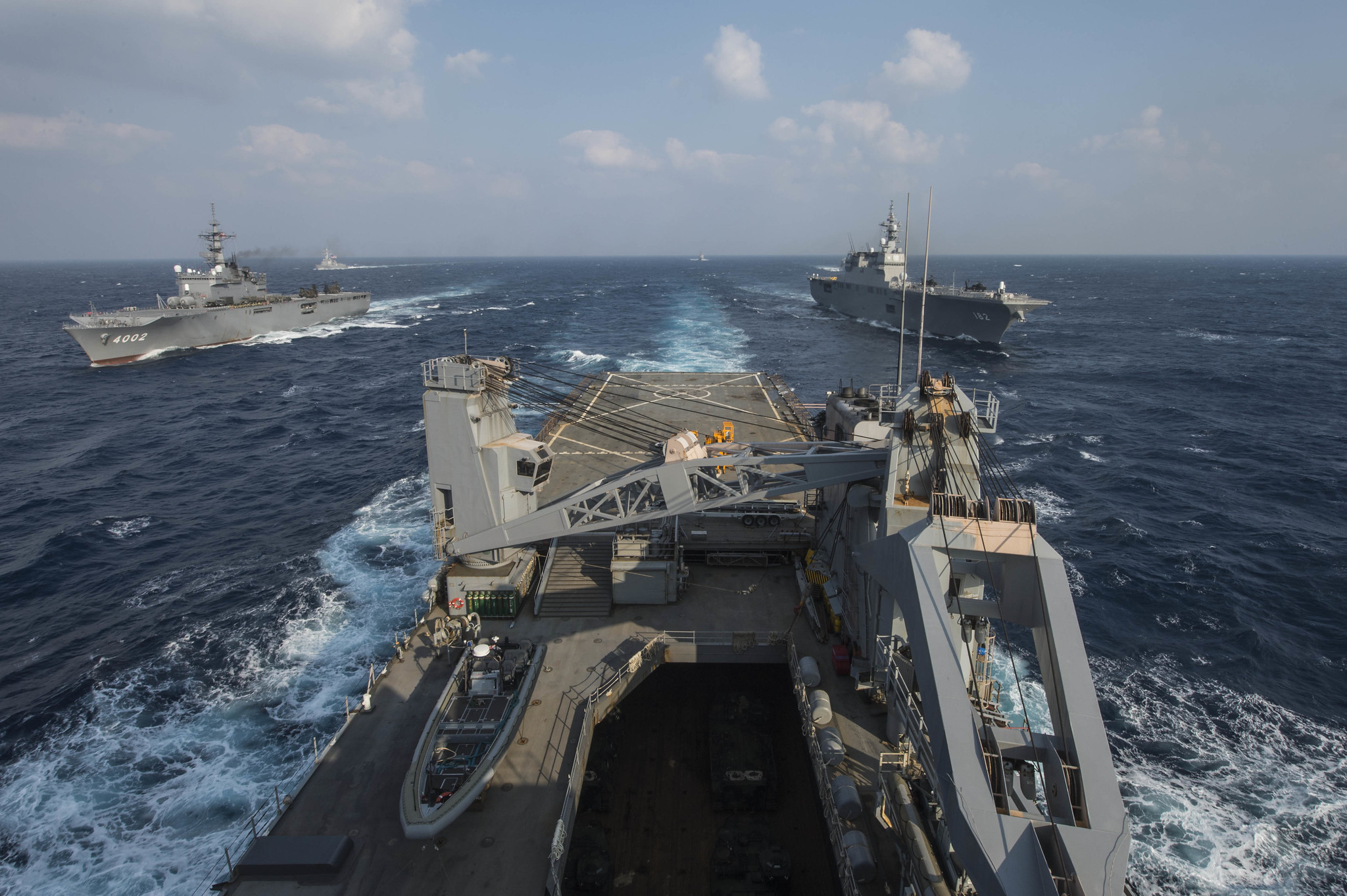 American and Japanese ships exercising in the Philippines Sea (Patrick Dionne/US Navy)
