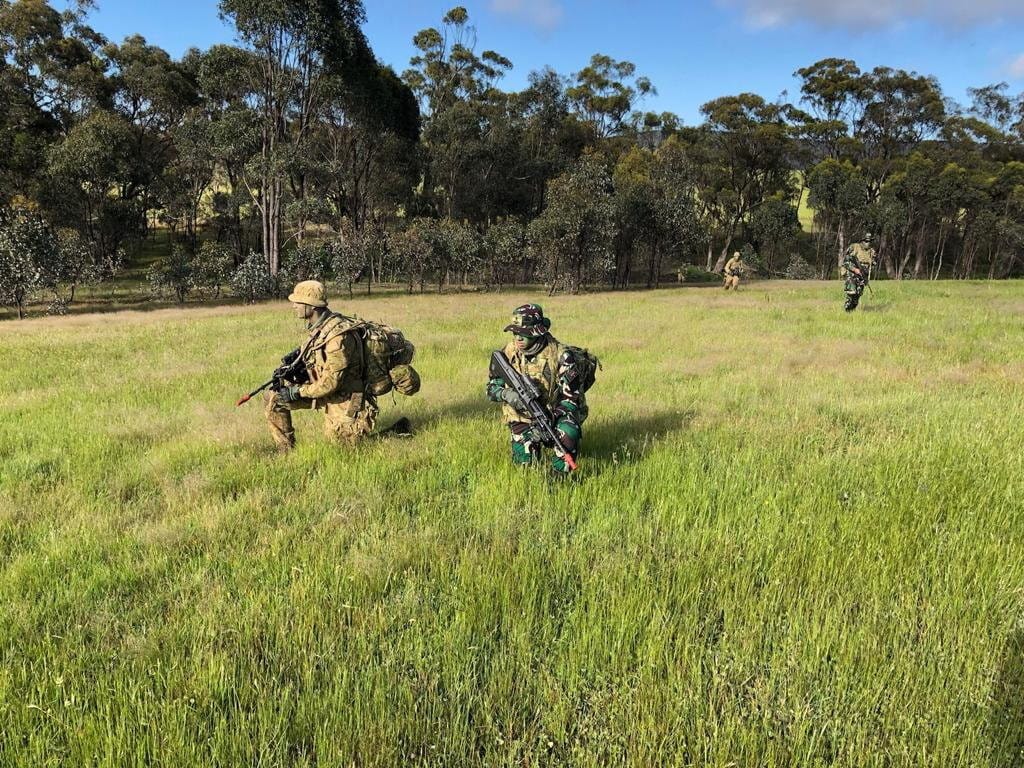 Cadets from the Australian and Indonesian armies during shared training at Puckapunyal, Victoria, in November 2022 (Michael Kiting/Defence Department)