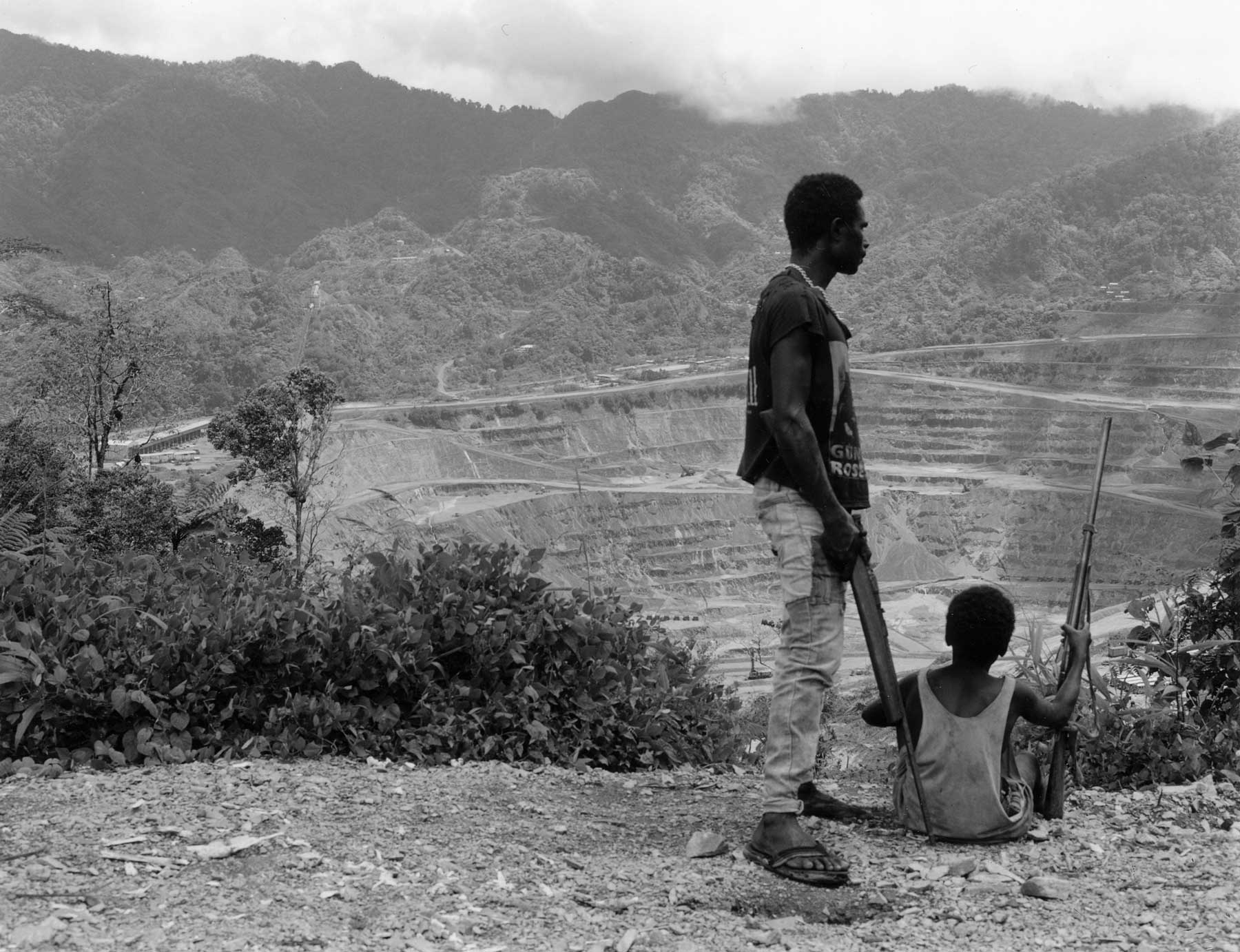 BRA guerillas above the captured Panguna copper and gold mine, 1994 (Photo: Ben Bohane/Wakaphotos.com)