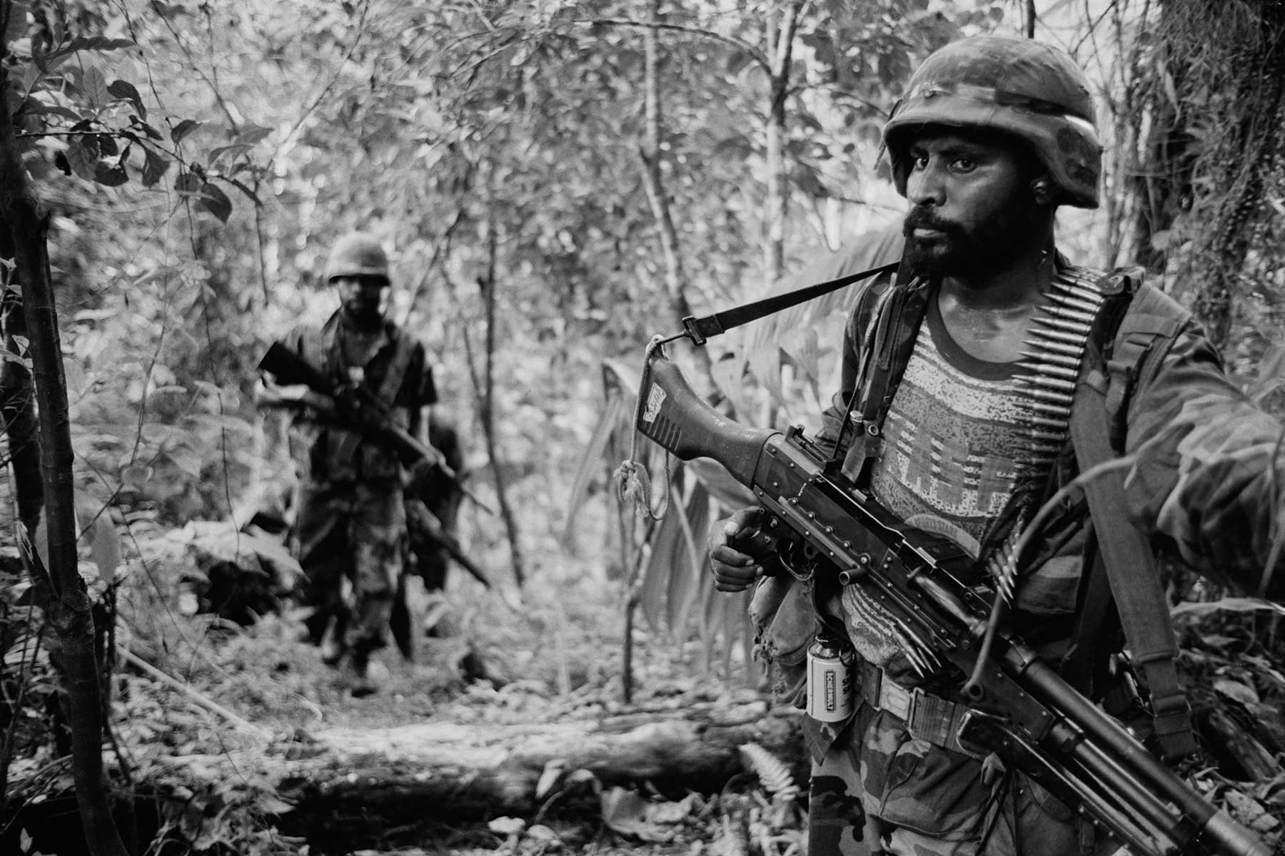 PNGDF troops on patrol in Bougainville, 1997 (Photo: Ben Bohane/Wakaphotos.com)