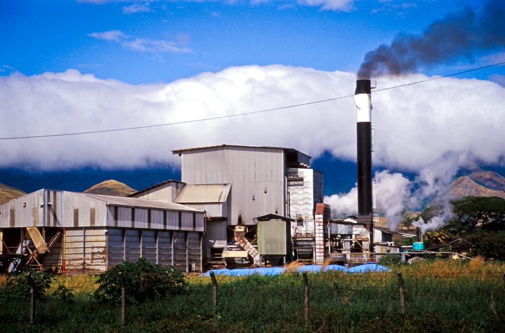 A sugar processing plant in Fiji (Asian Development Bank/Flickr)