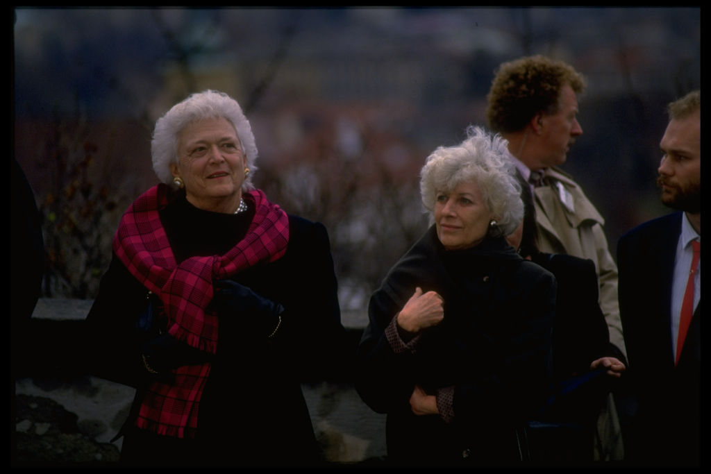 Olga Havlova, right, with then US First Lady Barbara Bush in 1990 (Diana Walker/Getty Images)