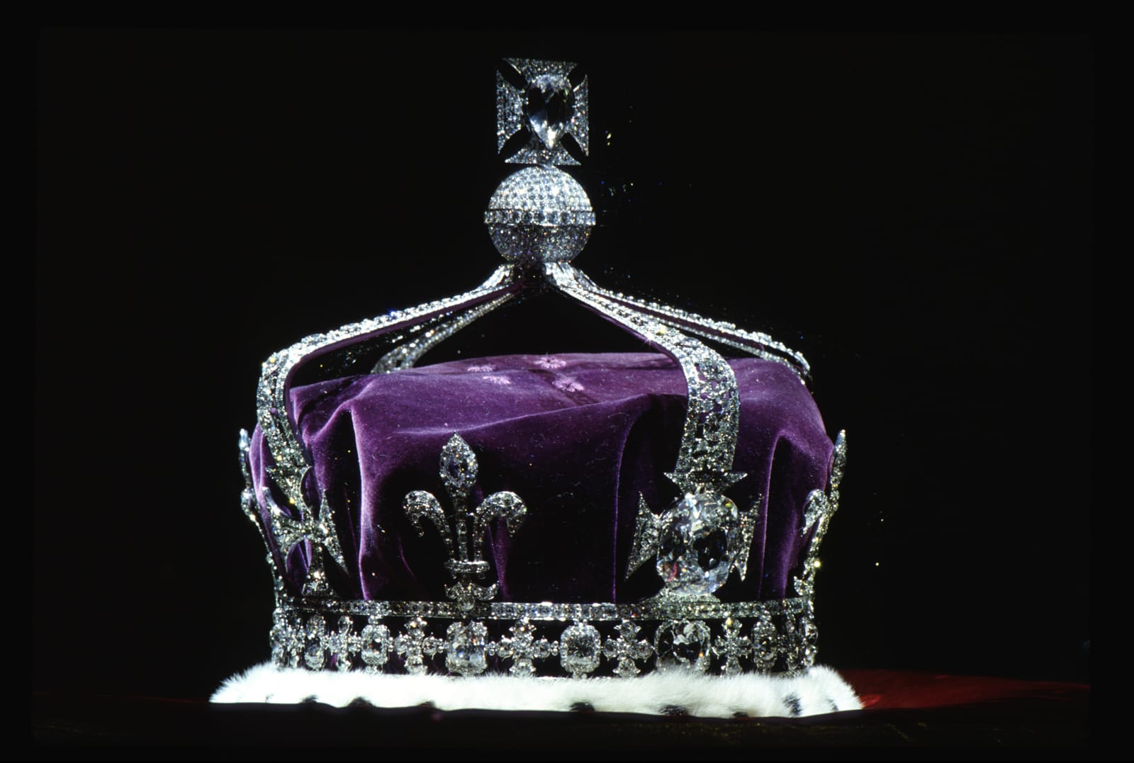 The Crown Of Queen Elizabeth, The Queen Mother, and worn at the 1937 coronation, containing the famous Koh-i-noor diamond along with other gems (Tim Graham Photo Library via Getty Images)