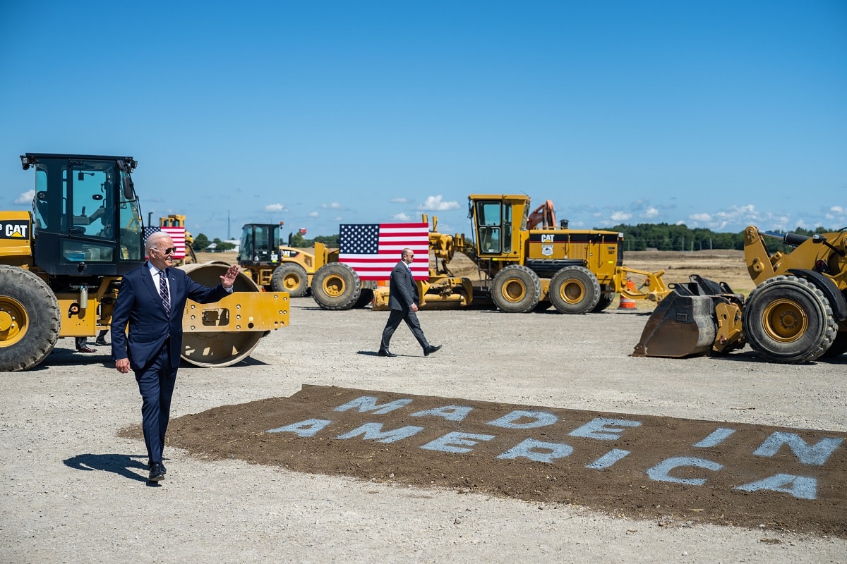 President Joe Biden delivers remarks at the groundbreaking site of the new Intel semiconductor manufacturing facility in New Albany, Ohio, Friday, September 9, 2022. (Official White House Photo by Adam Schultz)