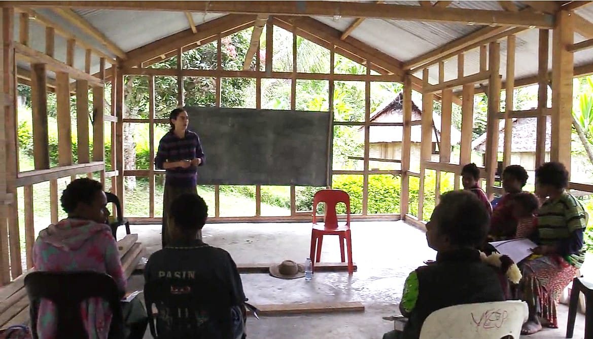 Hannah Sarvasy leads a pilot grammar workshop session in Yawan village, 2017 (Author supplied)