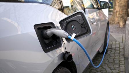 Electric vehicles and industrial policy 