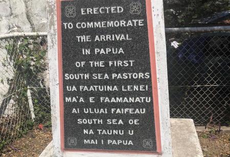 Quiet and unquiet graves: letter from Port Moresby