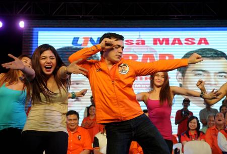 In dull midterm elections, Manila is a thriller