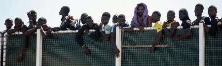 Migration & border policy links: Italy overwhelmed, Thailand’s crackdown, US travel ban and more