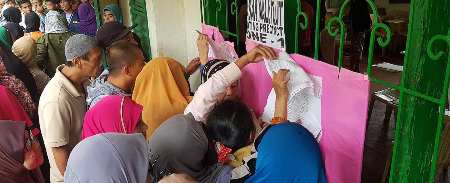 Voters at the Bangsamoro Organic Law plebiscite on January 21 (Photo: Wikimedia Commons)