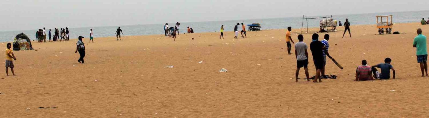 Beach cricket, Chennai, India (Photo: Balaji Photography/Flickr)