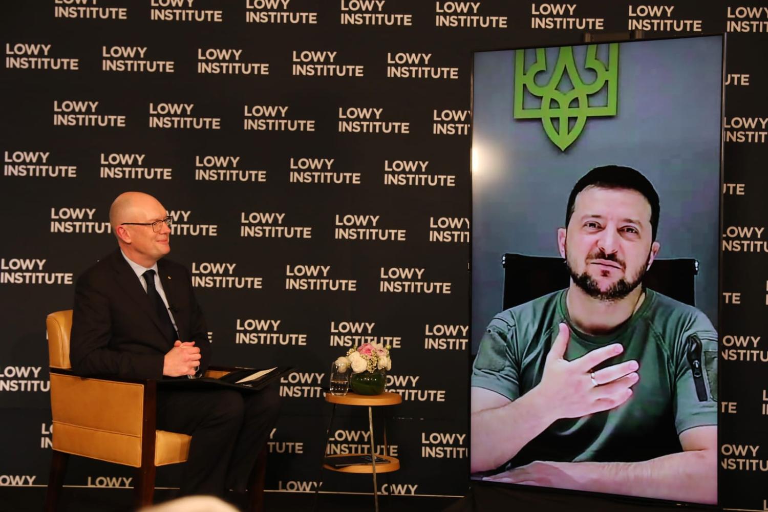 Executive Director Michael Fullilove speaks with Ukrainian President Volodymyr Zelenskyy on 6 October (Adam Taylor for Lowy Institute)