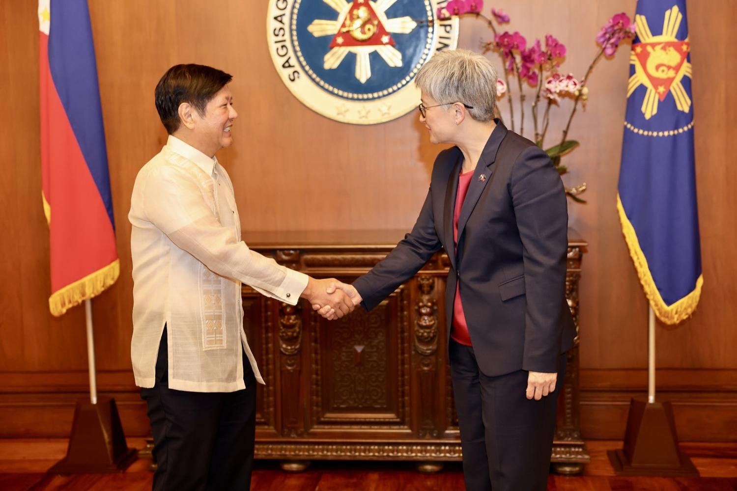 Australian Foreign Minister Penny Wong (R) made a courtesy call on Philippines President Ferdinand Marcos Jr earlier this year (Sarah Friend/DFAT)