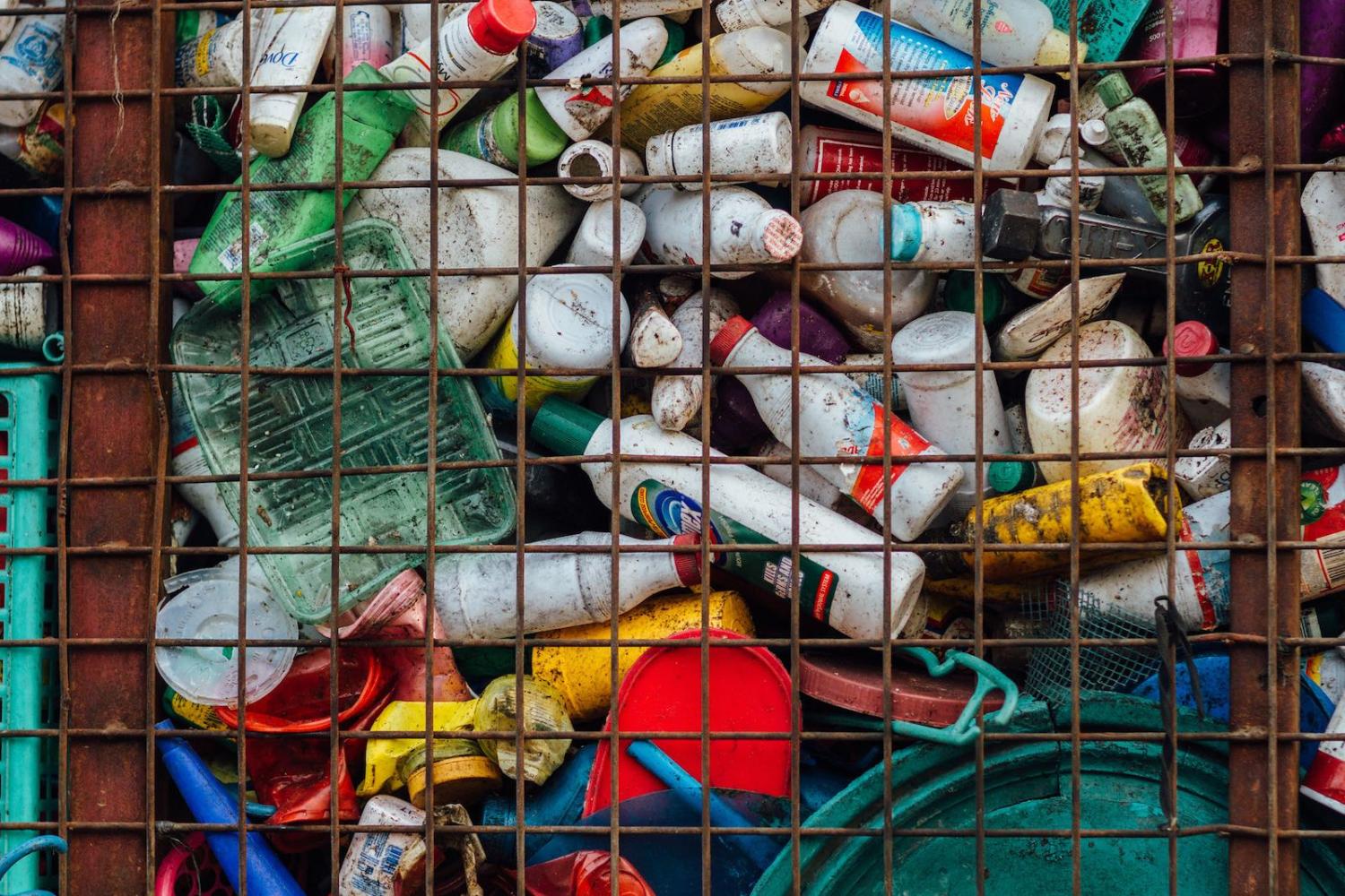 Plastic for landfill, Todo, Philippines (Photo: Adam Cohn/Flickr)