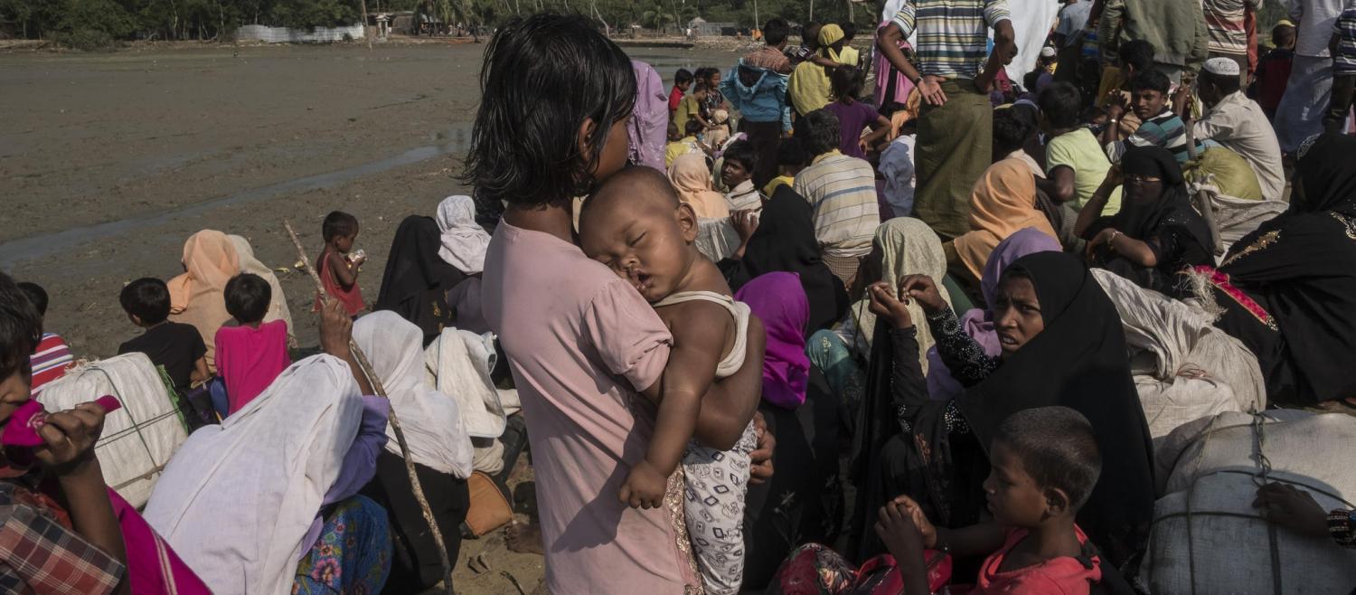 Newly arrived refugees from Myanmar on the Bangladesh border (Photo: Mahmud Rahman/Caritas Bangladesh/Flickr)
