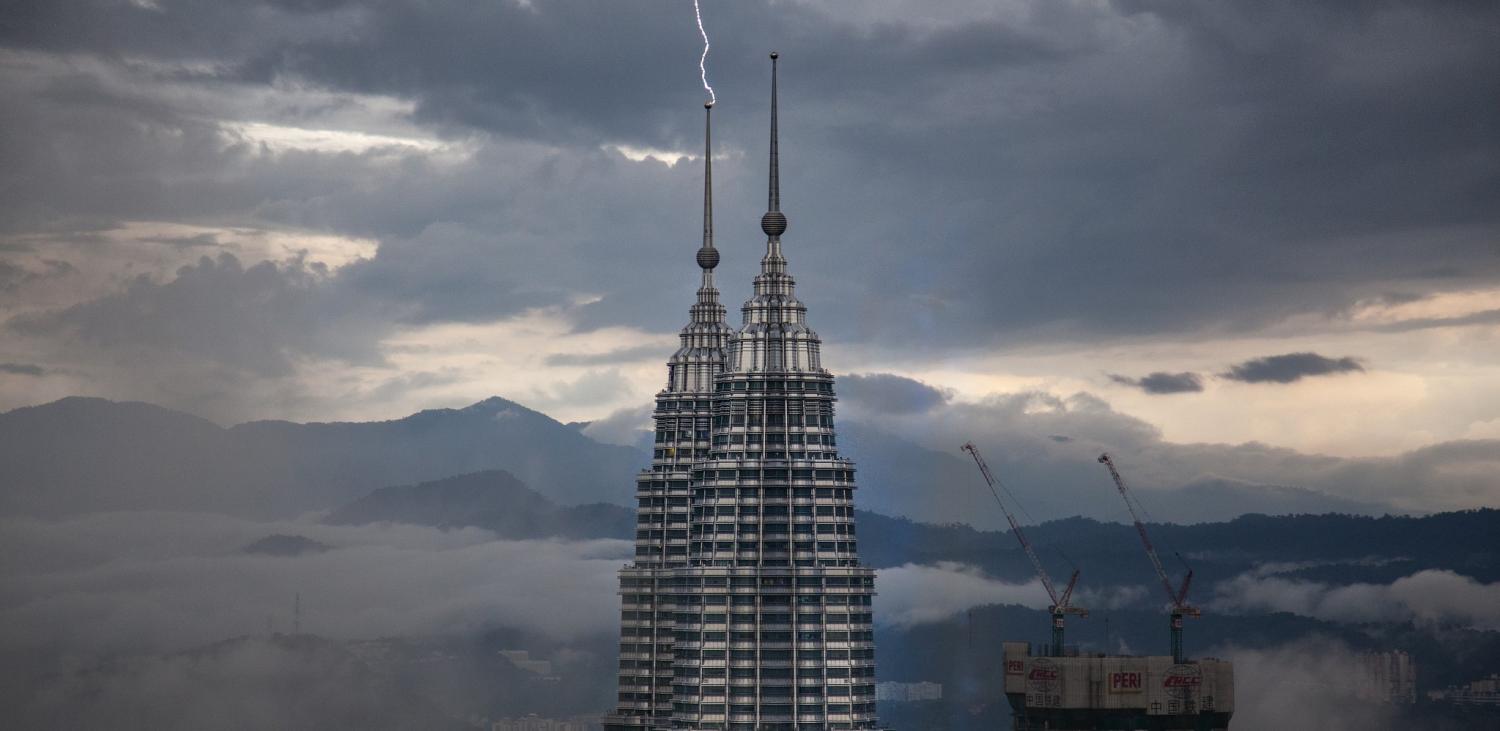 Lightning strikes the Petronas Towers, Kuala Lumpur, April 2017 (Photo: Flickr/Sitoo)
