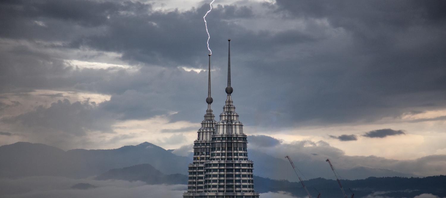 Lightning strikes the Petronas Towers, Kuala Lumpur in April 2017 (Photo: Sitoo/Flickr)