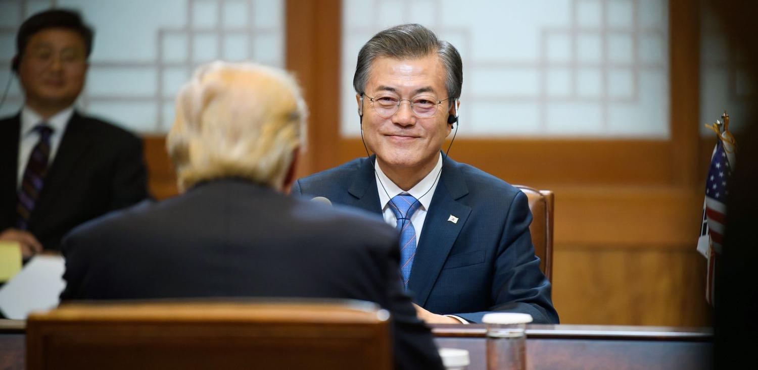 South Korean President Moon Jae-in meeting with US President Donald Trump, November 2017 (Photo: Republic of Korea/Flickr)