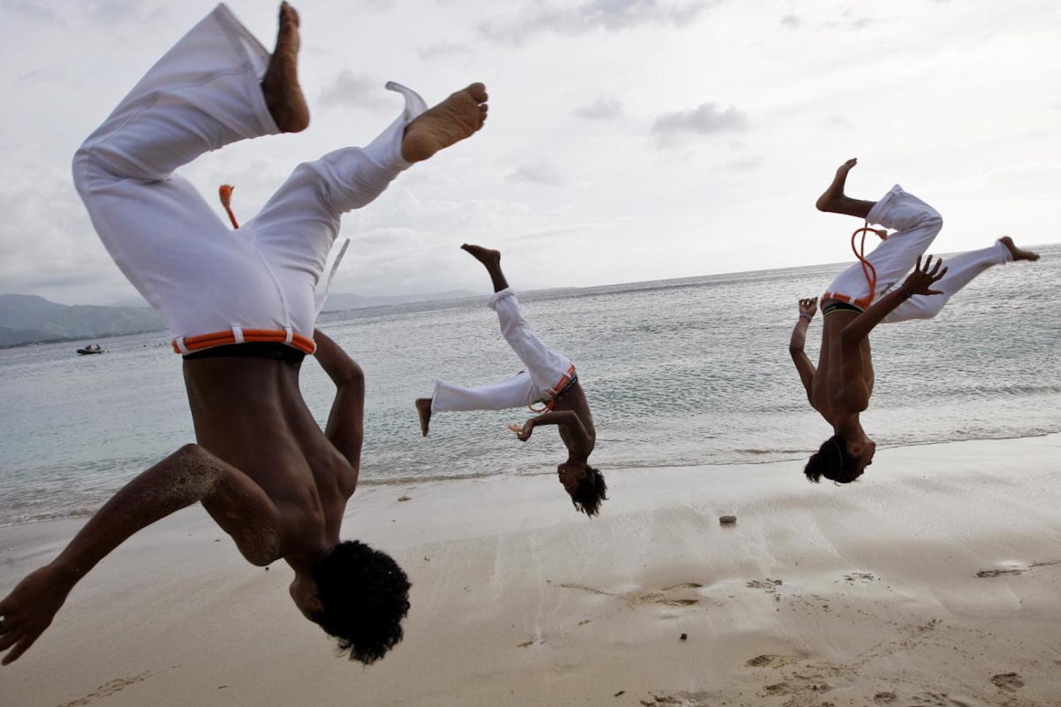 Practising capoeira on a Dili beach (United Nations Photo/Flickr)