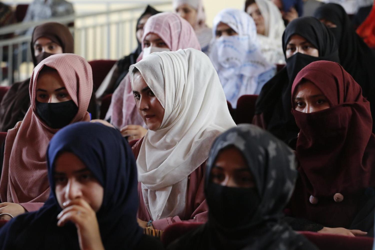 A human rights seminar on the role of women in ongoing peace efforts drew hundreds of participants In Kunduz, Afghanistan, September 2019 (Fardin Waezi/UNAMA/Flickr)