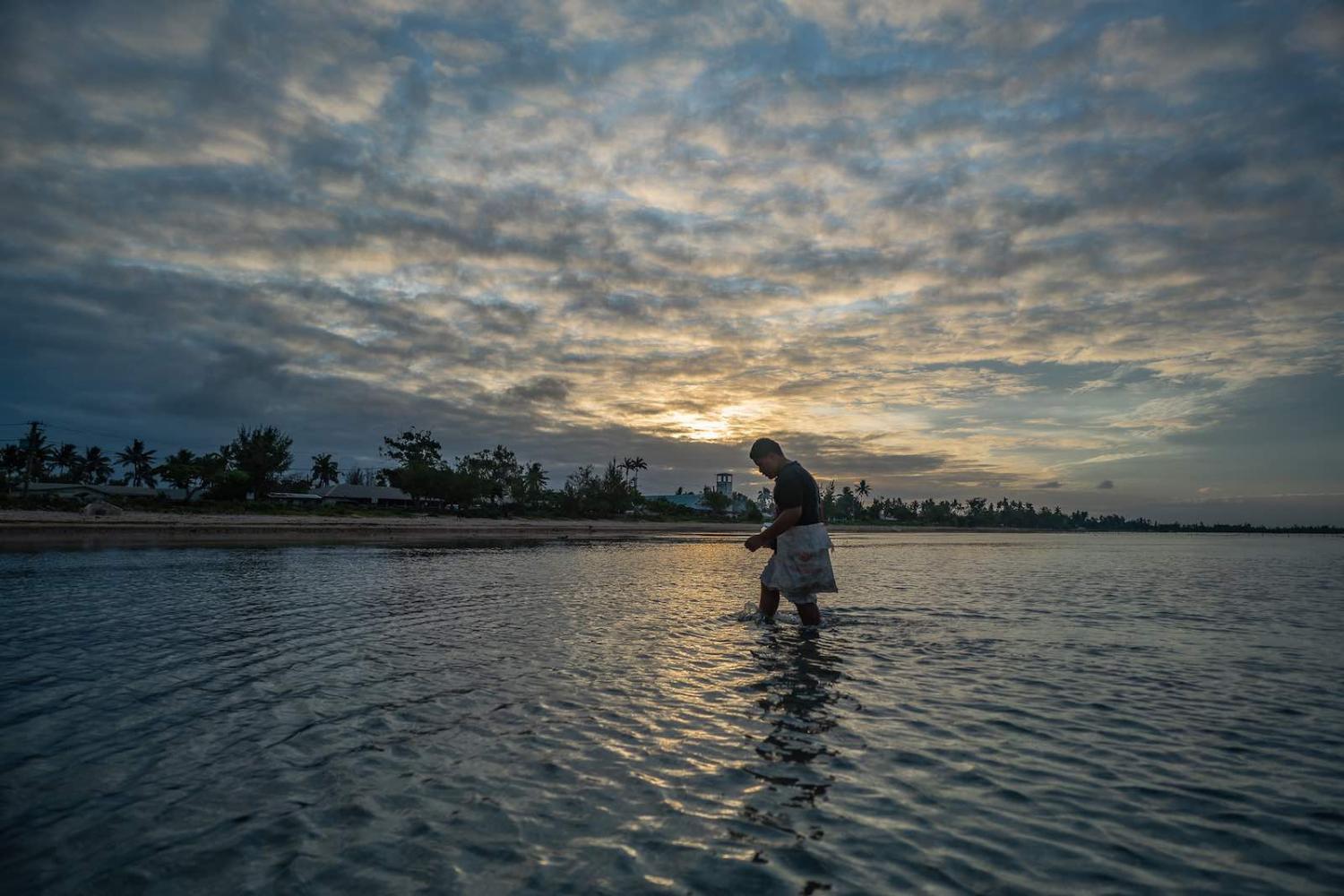 Early morning fishing, Tonga (ADB/Flickr)