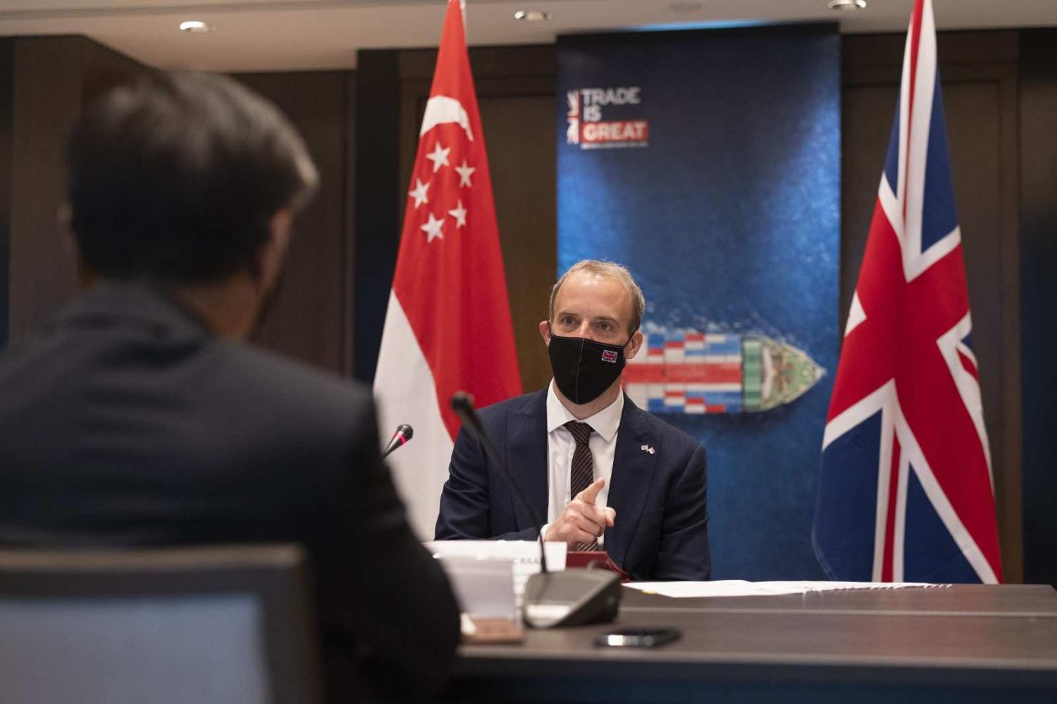 UK Foreign Secretary Dominic Raab holds a roundtable with business leaders during his visit to Singapore, 24 June 2021 (Simon Dawson/No 10 Downing Street/Flickr)