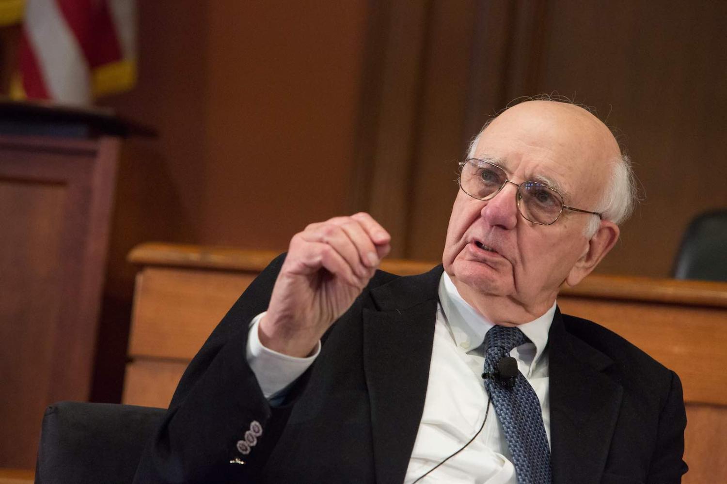 Paul Volcker, chairman of the Board of Governors of the US Federal Reserve from 1979 to 1987, presenting at Harvard University in 2012 (Photo: Edmond J. Safra Center for Ethics/Flickr)