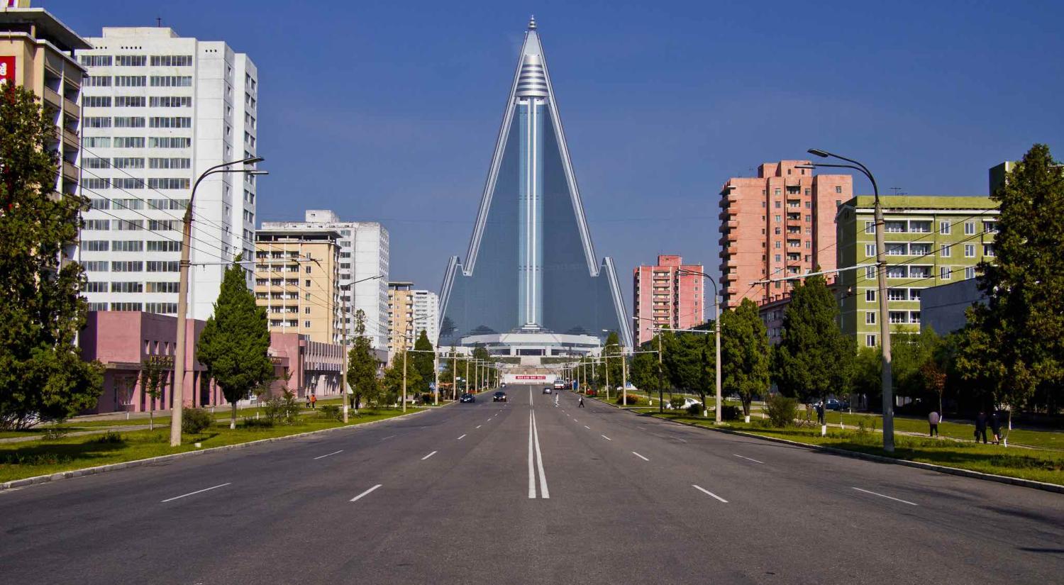The Ryugyong Hotel in Pyongyang (Photo: Marcelo Druck/Flickr)