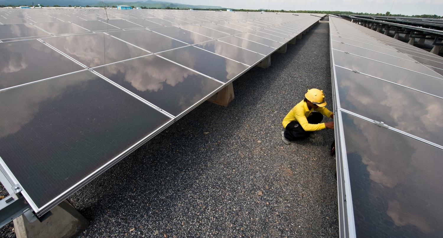 Lopburi solar power plant in Thailand (Photo: ADB/Flickr)