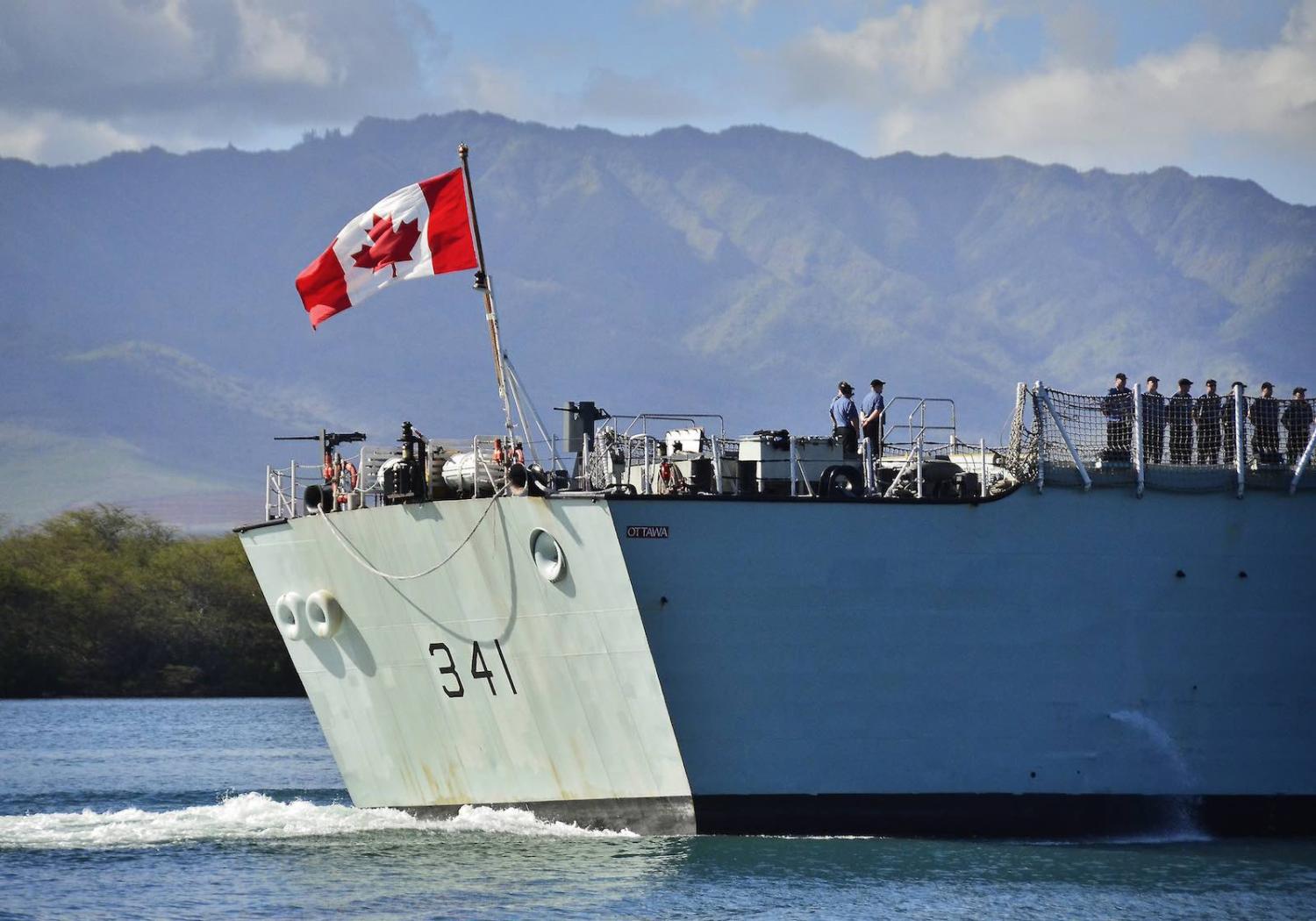 HMCS Ottawa during drills in the Pacific ocean (Photo: US Pacific Fleet/Flickr)