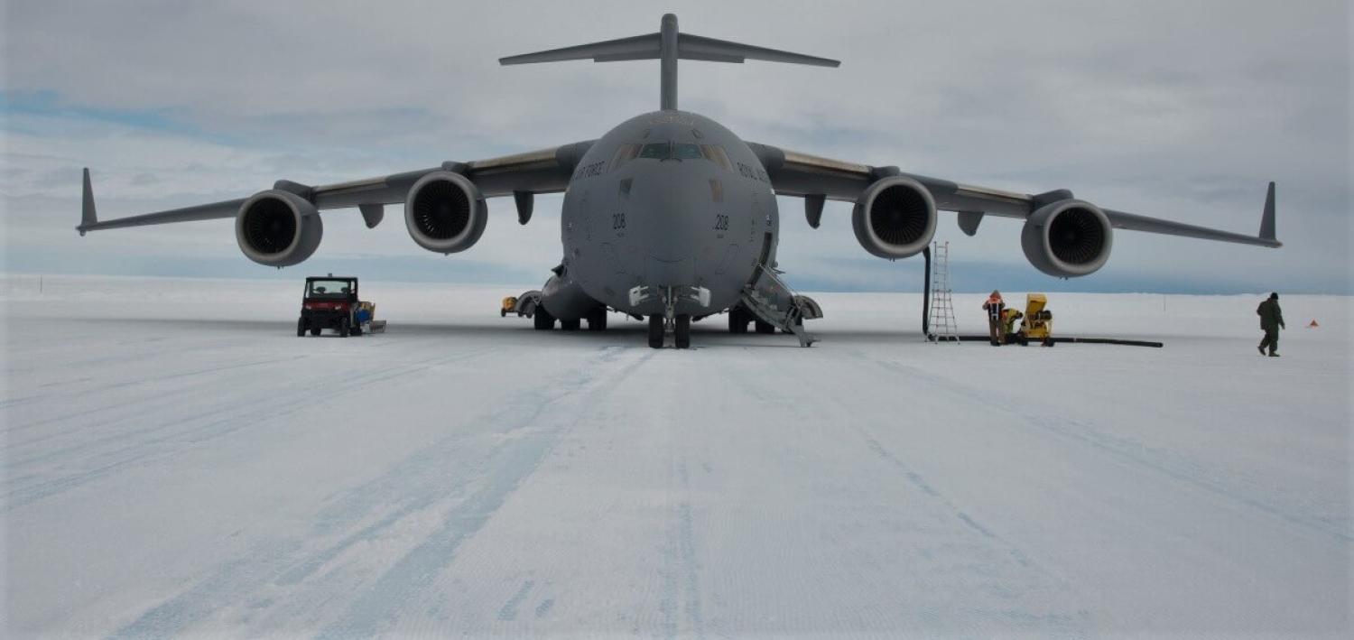 C-17A Globemaster III delivering cargo to Wilkins Aerodrome, Antarctica (Photo: Glenn Jacobsen/Australian Antarctic Division)