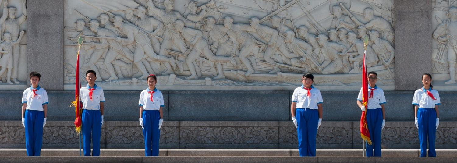 Young Pioneers of China standing honour guard at the Monument to the People's Heroes at Tiananmen Square (Photo: CEphoto/Uwe Aranas)