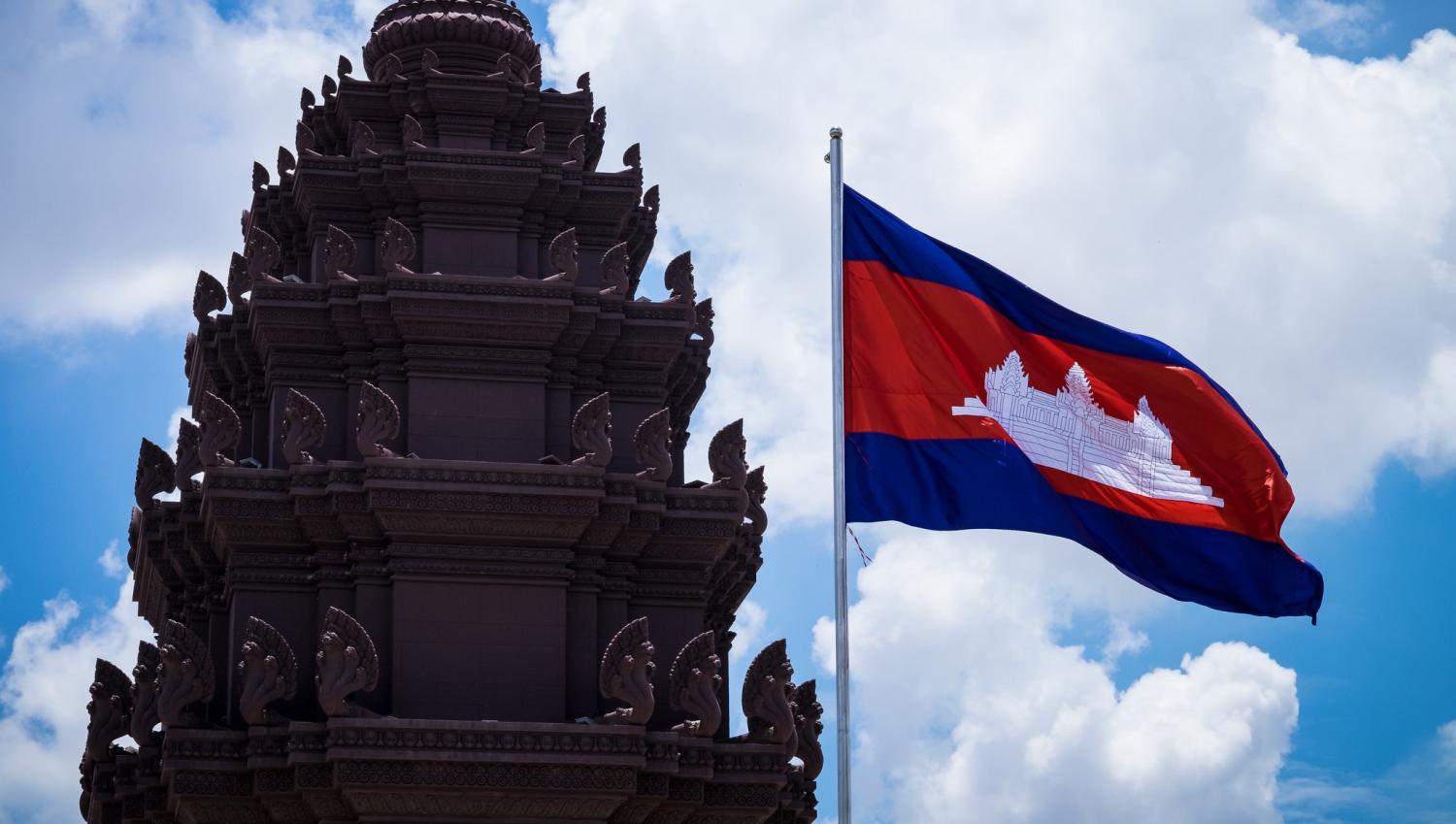 Cambodian Independence monument (Flickr/Chris Ellinger)
