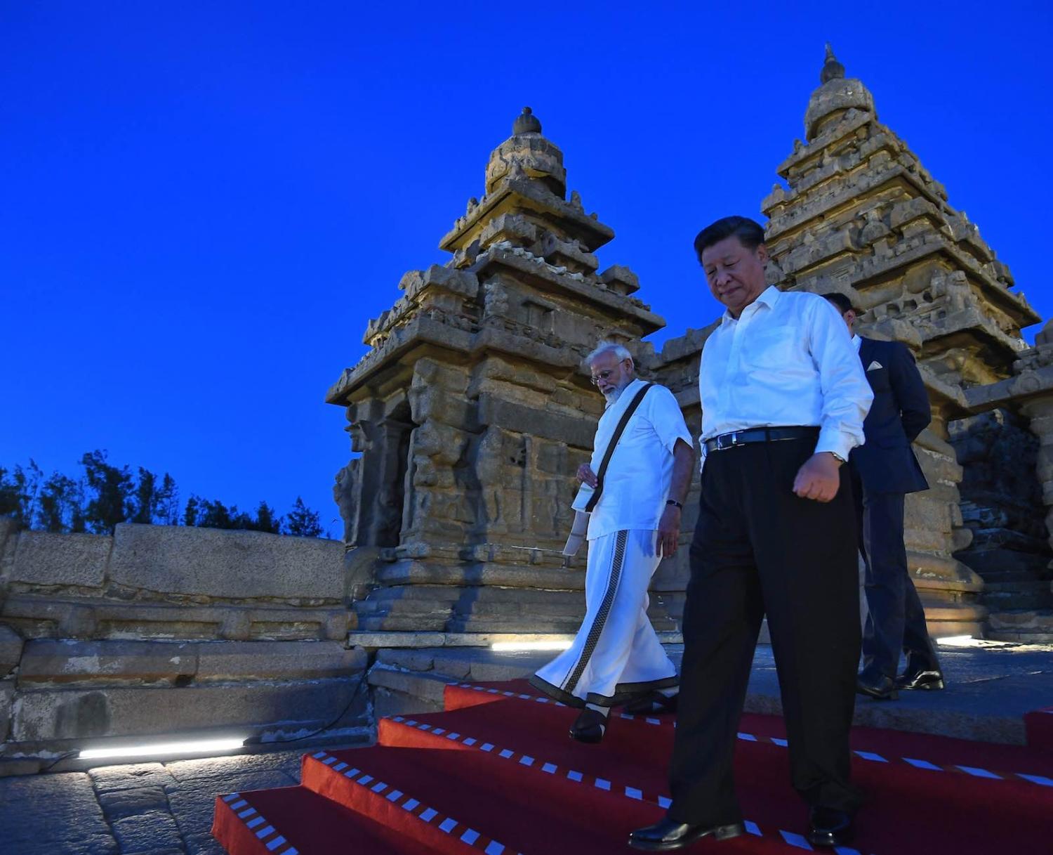 Narendra Modi and Xi Jinping at the Shore Temple, Mamallapuram (Photo: @narendramodi/Twitter)