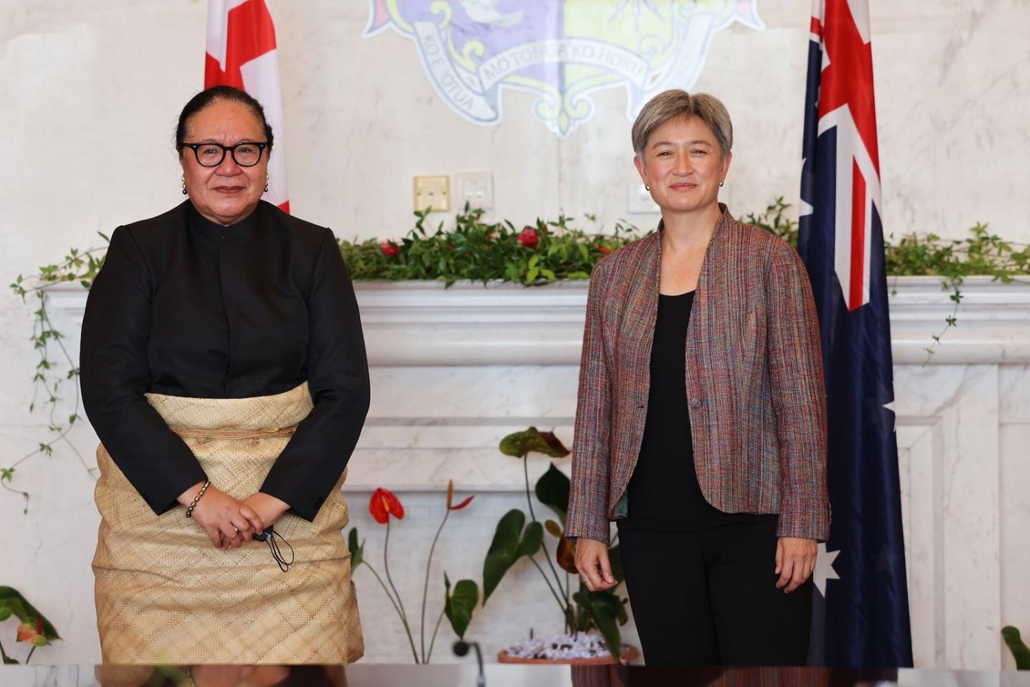 Australian Foreign Minister Penny Wong, right, with Tongan counterpart Fekita K. Utoikamanu during a visit to Nuku’alofa last week (@SenatorWong/Twitter)