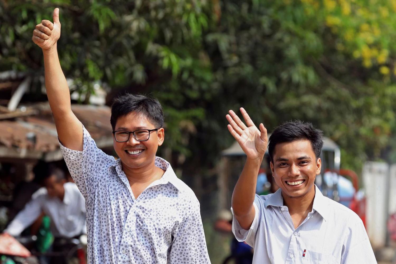 Reuters journalists Wa Lone and Kyaw Soe Oo walk free from Insein prison (Photo: Ann Wang via Getty)