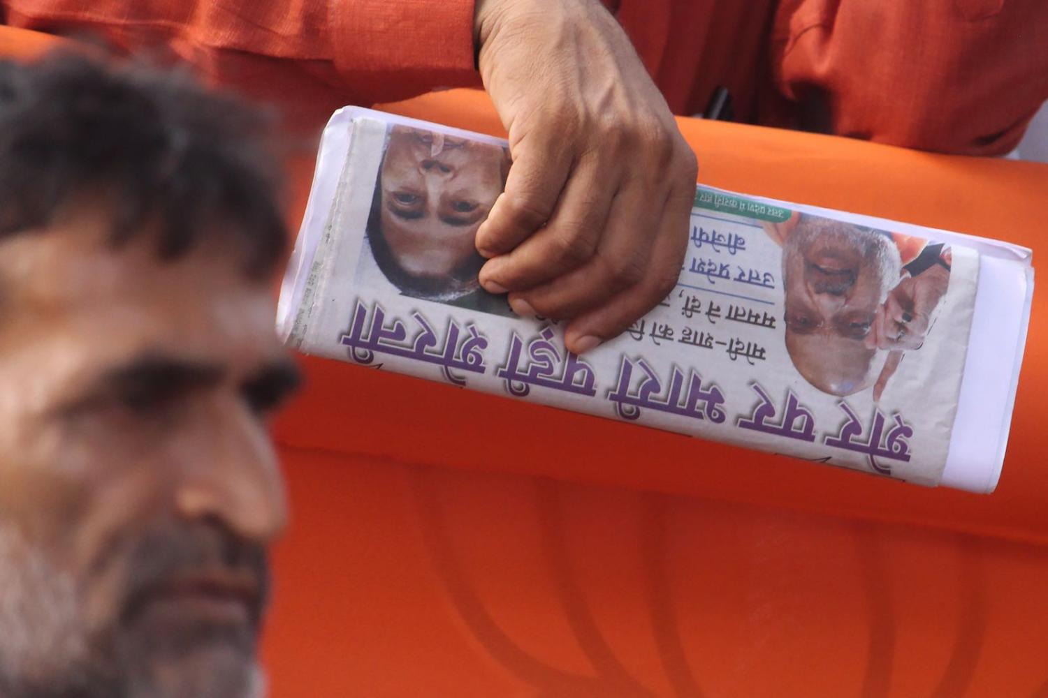 There are more than 100,000 registered newspapers and magazines across India, only many now pick a “side” (Photo: Himanshu Bhatt via Getty)