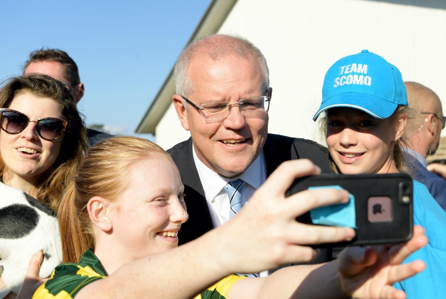 Prime Minister Scott Morrison poses for a pic after he cast his vote at Lilli Pilli Public School, Cronulla, NSW, 18 May 2019 (Tracey Nearmy/Getty Images)