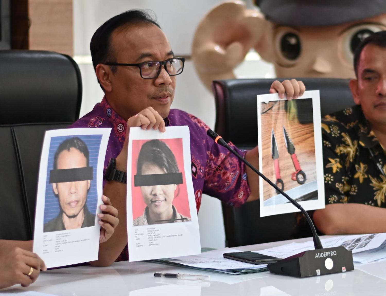 Police spokesman Brigadier General Dedi Prasetyo speaks to the media about the attack on Indonesia's chief security minister Wiranto (Photo: Bay Ismoyo/AFP/Getty Images)