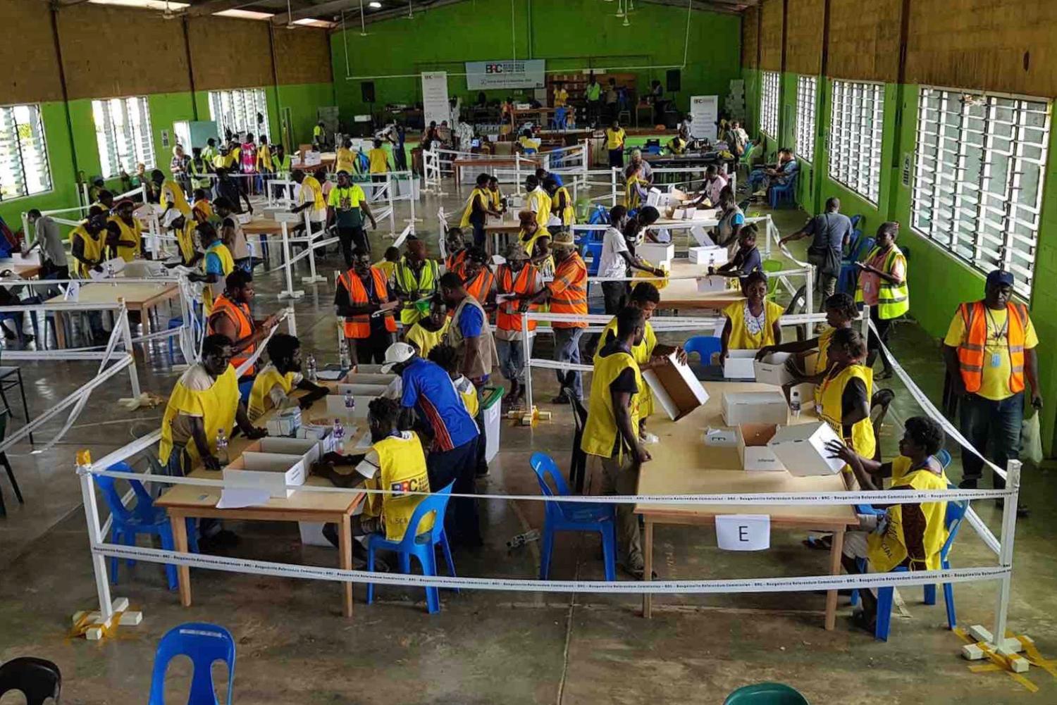 Counting votes in the Bougainville independence referendum, 11 December 2019 (Llane Munau/AFP via Getty Images)