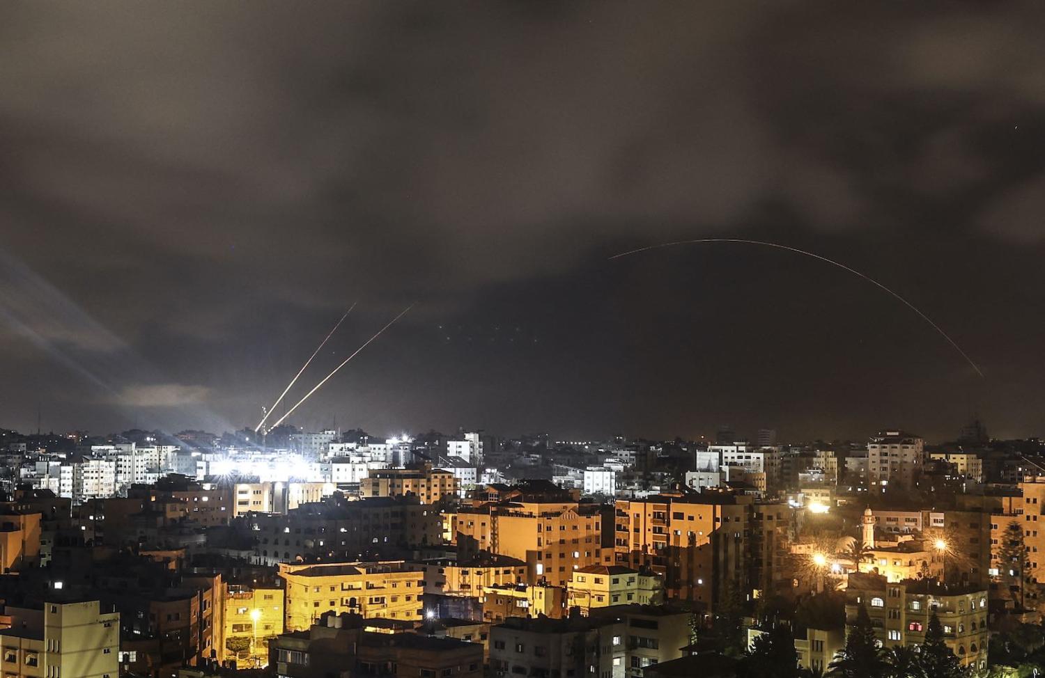 Rockets are fired from the Gaza Strip just before the start of a ceasefire brokered by Egypt between Israel and the ruling Islamist movement Hamas, 21 on May 2021 in Gaza City (Mahmud Hams/AFP via Getty Images)