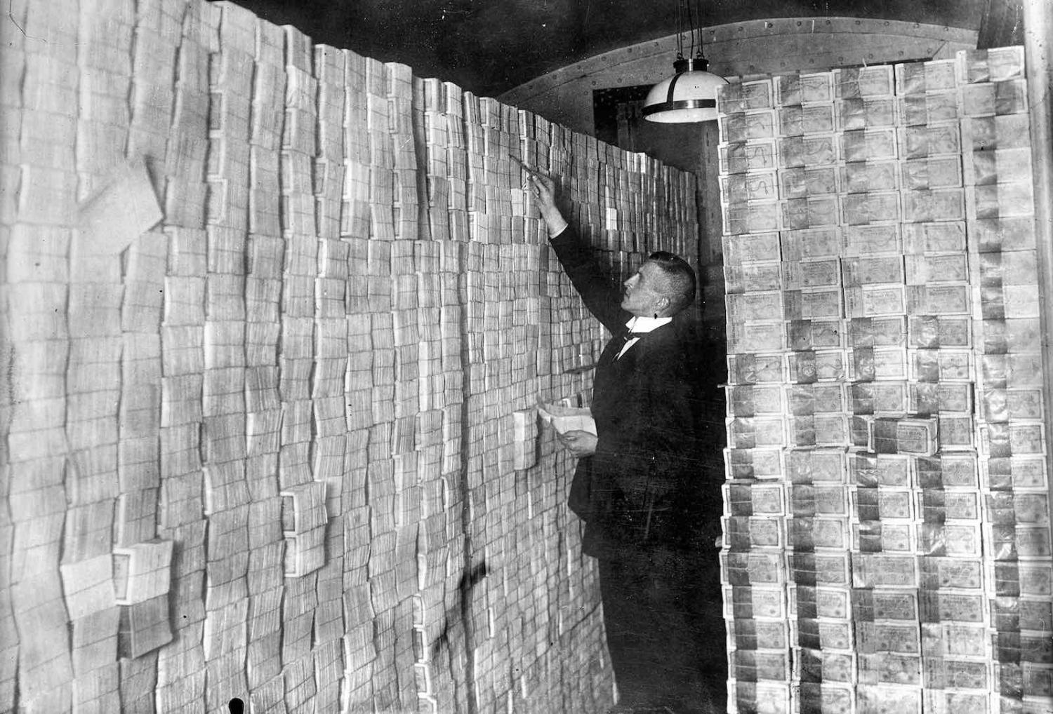 A basement of a bank full of banknotes in Weimar Republic days (Photo: Albert Harlingue/Roger Viollet via Getty Images)
