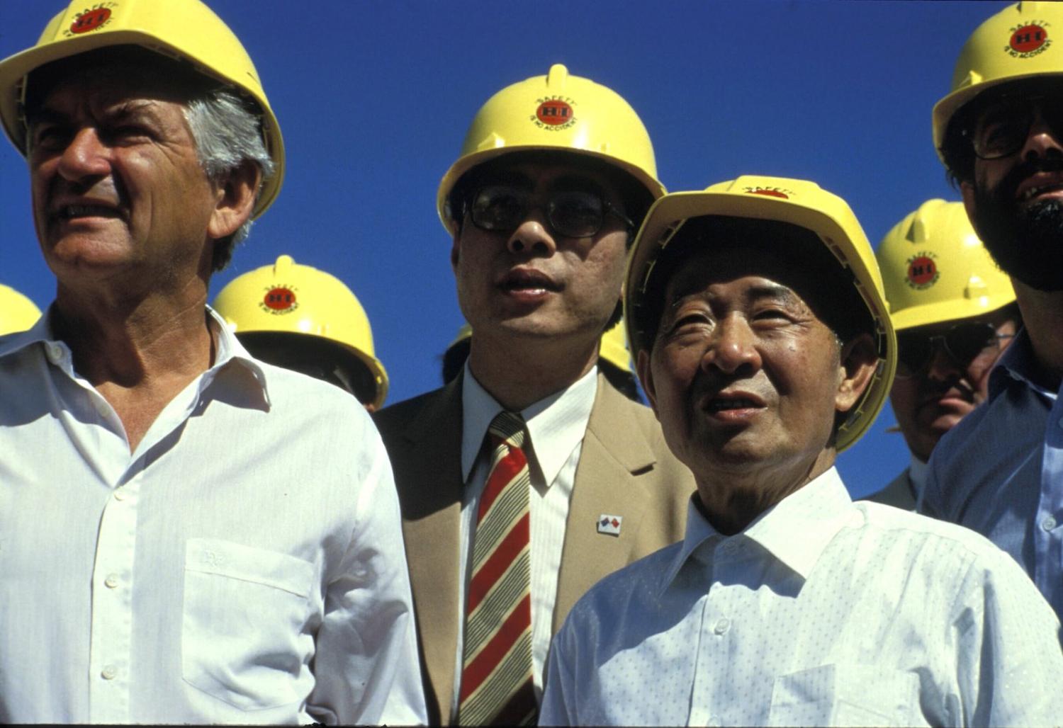 Bob Hawke hosting China’s Hu Yaobang in 1985 at what would become Channar Mine, Pilbara (Photo: Patrick Riviere/Getty) 
